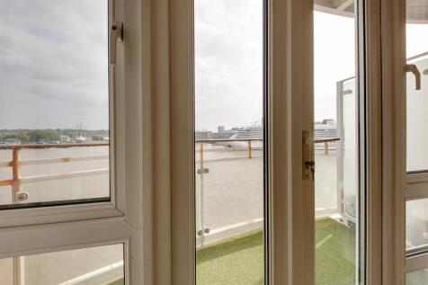 St Davids Square.jpg