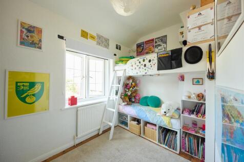 Second bedroom 01 copy.jpg