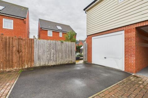 Garage &amp; Parking