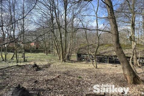 Land Adj Clipstone Dr _2395.jpg