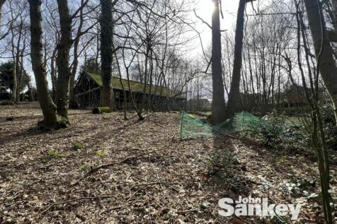 Land Adj Clipstone Dr _2402.jpg