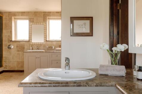 Master En-Suite