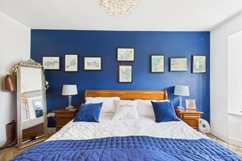 CAM02739G0-PR0244-STILL005 - WEBSITE.jpg