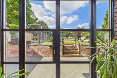 CAM02739G0-PR0244-STILL054 - WEBSITE.jpg