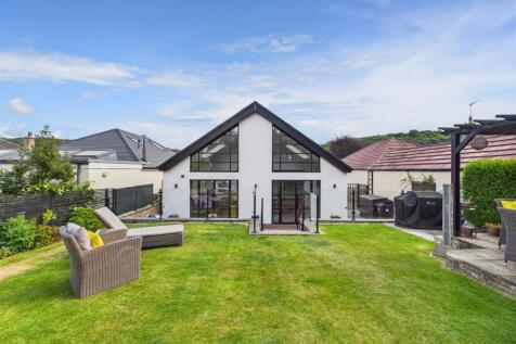 CAM04279G0-PR0120-STILL007 - WEBSITE.jpg