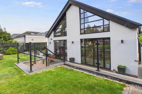 CAM04279G0-PR0120-STILL013 - WEBSITE.jpg