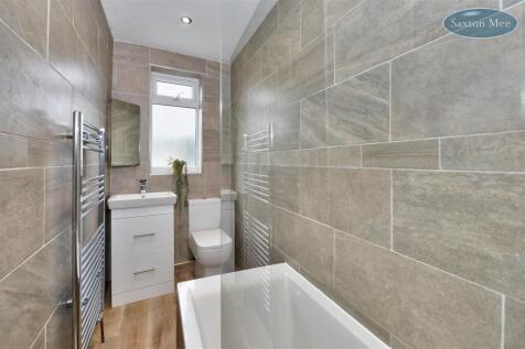24 Armthorpe Road - bathroom 2074.jpg
