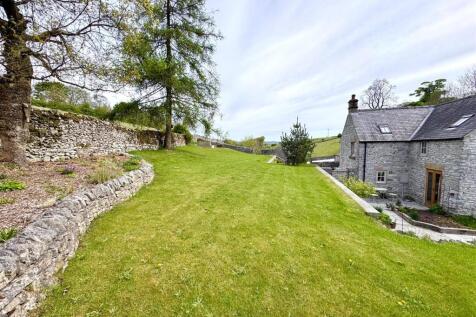 Lower Farm Sheldon lawn v.jpg