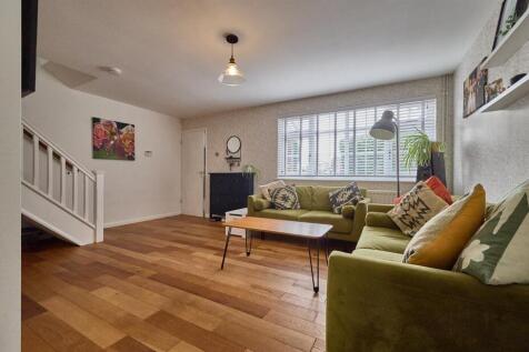 8 Borrowdale Close ES 11.jpg