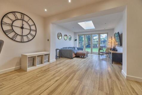 42 Convent Drive SG 6.jpg