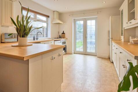 Newstead Avenue 10.jpg