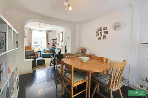 Sitting/Dining Room