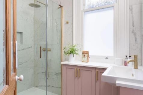 48 Balfour Bathroom_01.jpg