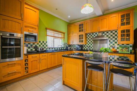 Fitted Kitchen