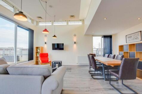Open Plan Living Fitted Kitchen Dining Room