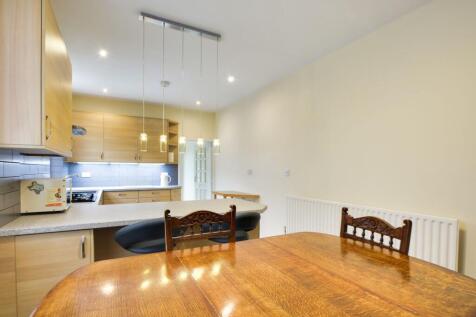 Open Plan Fitted Dining Kitchen