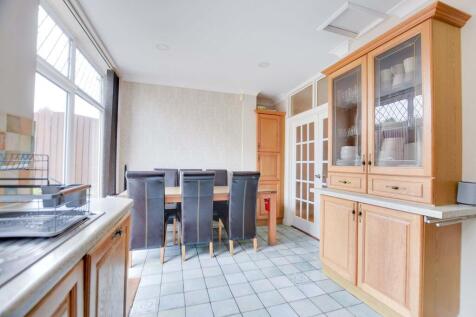 Extended L-Shaped Kitchen Dining Room