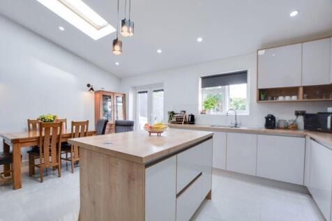 Open Plan Fitted Dining Kitchen