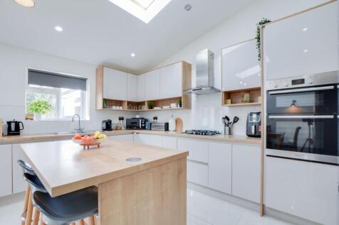 Open Plan Fitted Dining Kitchen