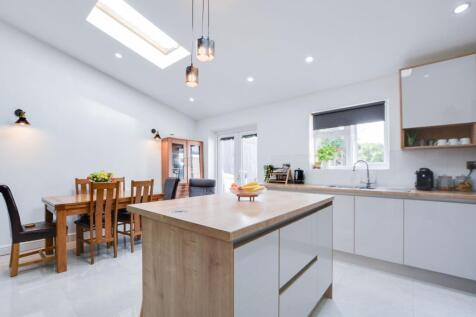Open Plan Fitted Dining Kitchen