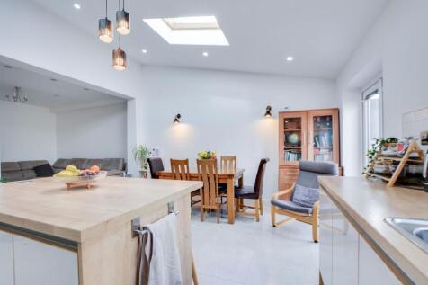 Open Plan Fitted Dining Kitchen