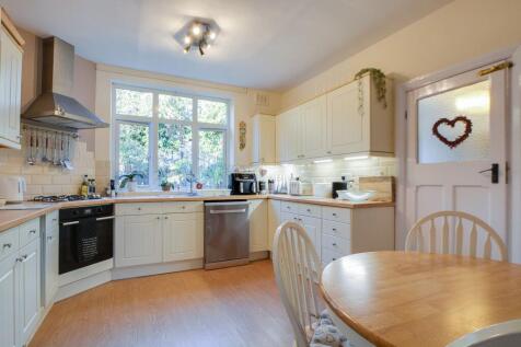 Fitted Dining Kitchen