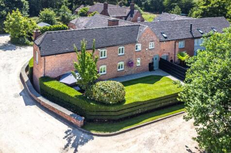 7 The Hollies, Burntwood, WS7