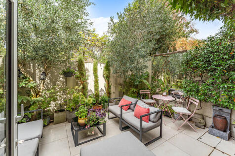 Coningsby Road (2...