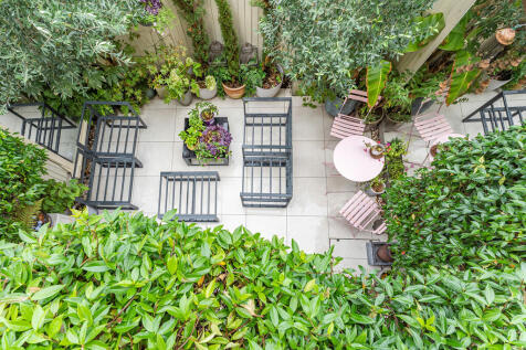 Coningsby Road (1...