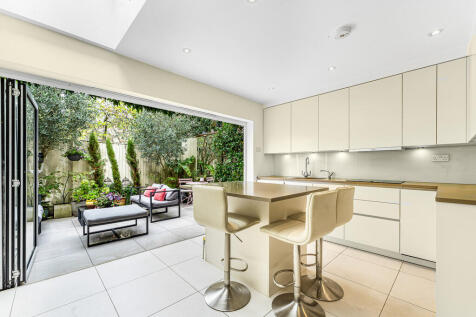 Coningsby Road (2...