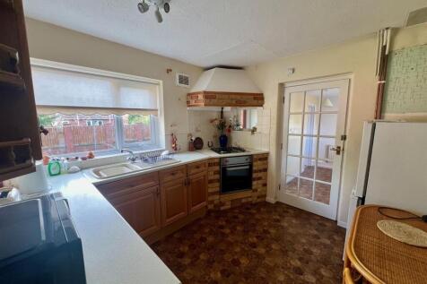 kitchen c.jpg