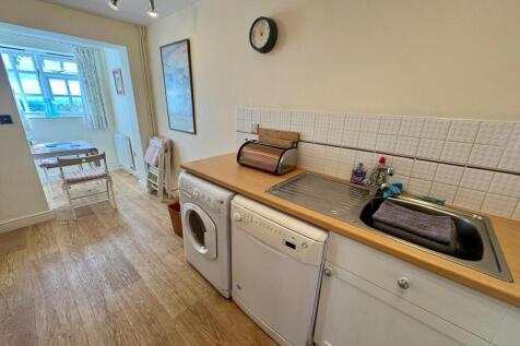 Oriel  kitchen 2.jpg