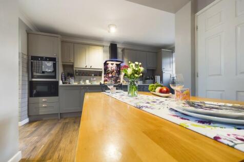 Kitchen/Breakfast Area