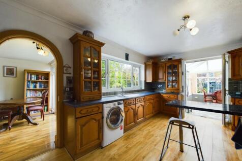 Kitchen/Breakfast Area