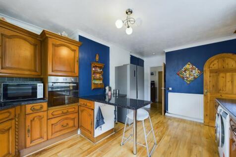 Kitchen/Breakfast Area