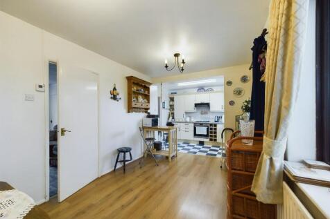 Kitchen/Dining Area