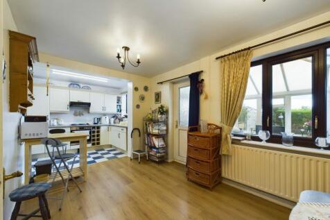 Kitchen/Dining Area