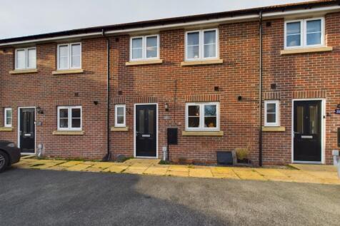 3 Bedroom Mid Terrace House - For Sale