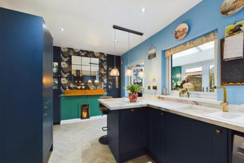 Kitchen/Breakfast Area