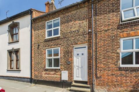 3 Bedroom Mid Terrace House - For Sale