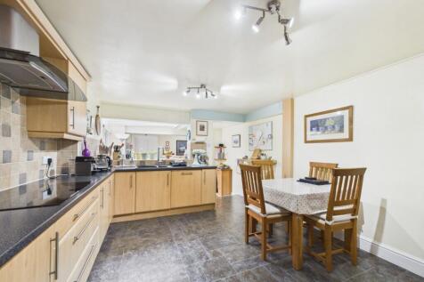 Kitchen/Breakfast Area