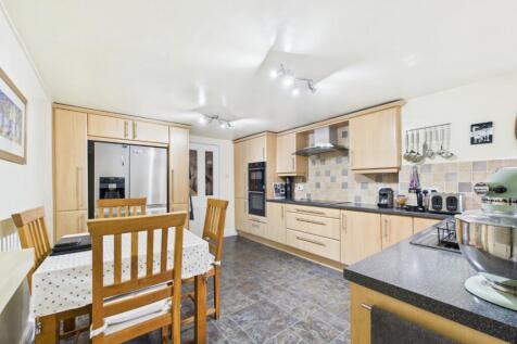 Kitchen/Breakfast Area