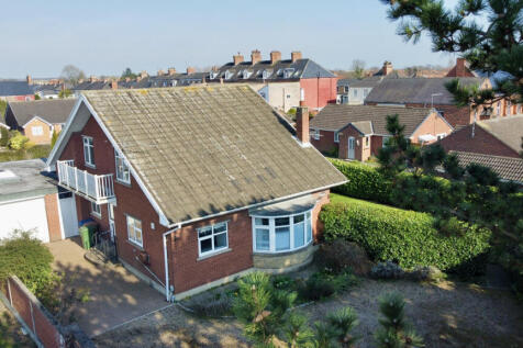 Detached House-Central Beverley Location