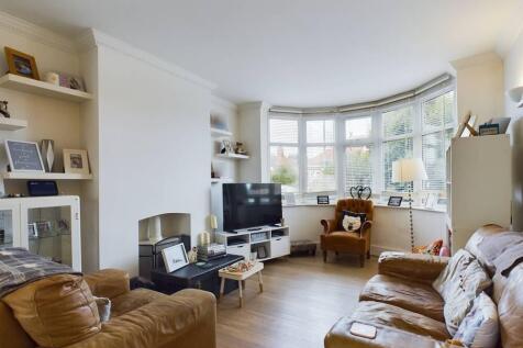 3 Bedroom House - mid terrace for Sale