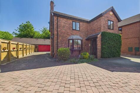 4 Bedroom Detached House - For Sale