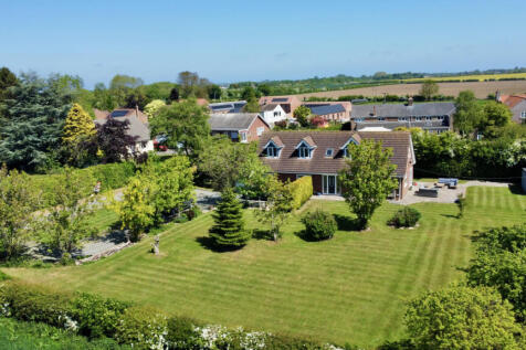 5 Bedroom Detached House - For Sale