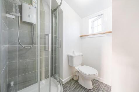 SHOWER ROOM.jpg