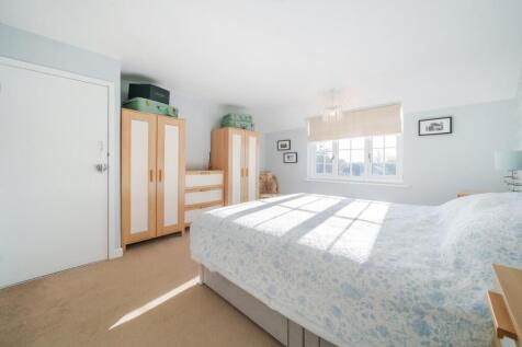 2nd view MASTER BEDROOM.jpg