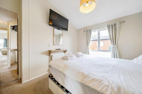 2nd view MASTER BEDROOM.jpg