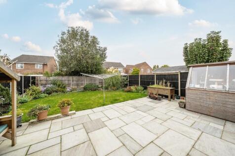 2nd view REAR GARDEN.jpg